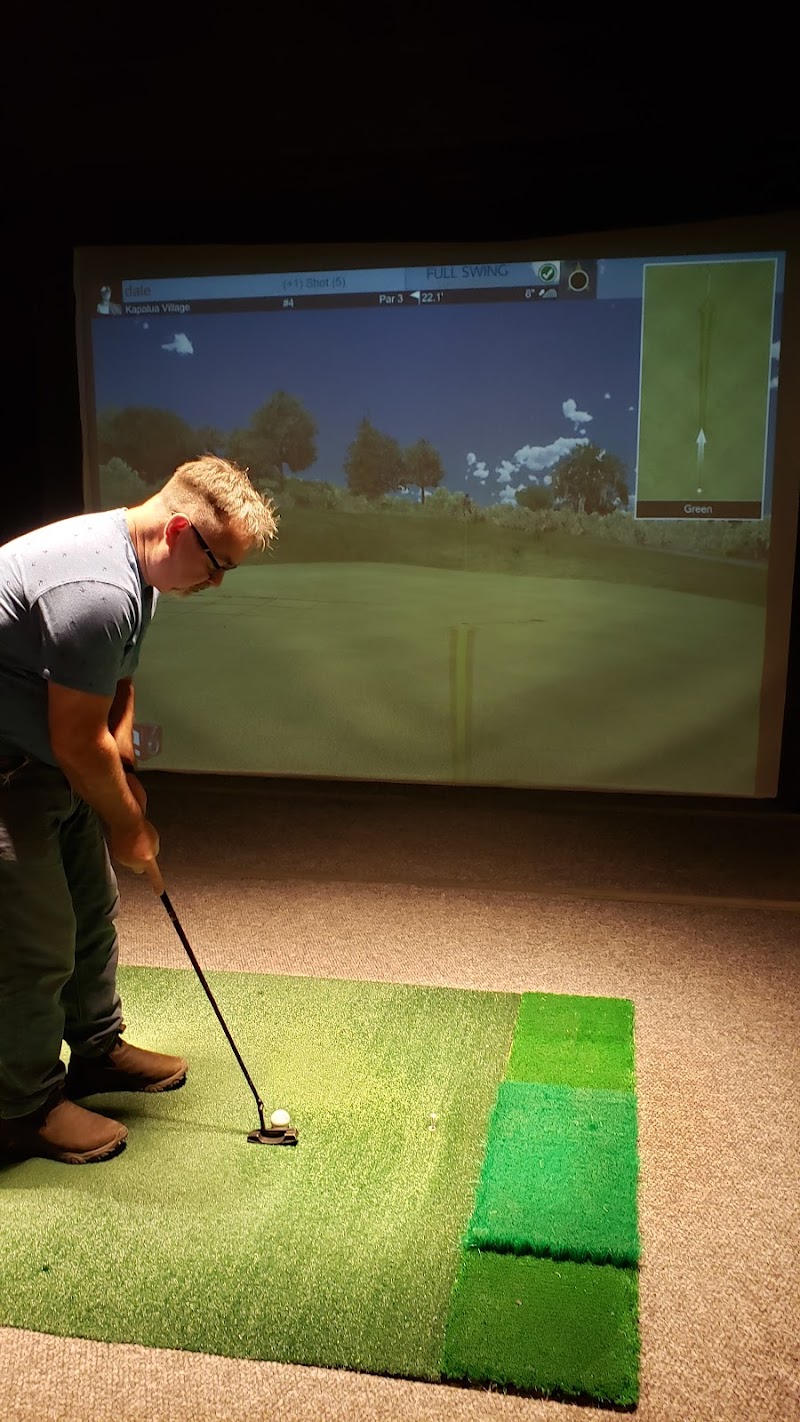 Photo of Tee's & Cue's Indoor Golf