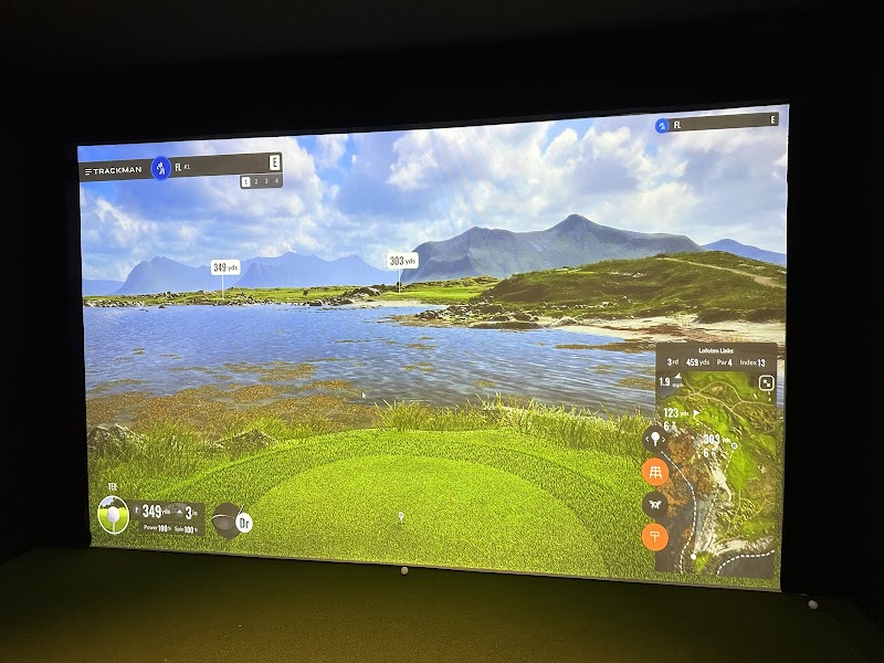 Photo of Ace Track Indoor Golf Center - Aurora